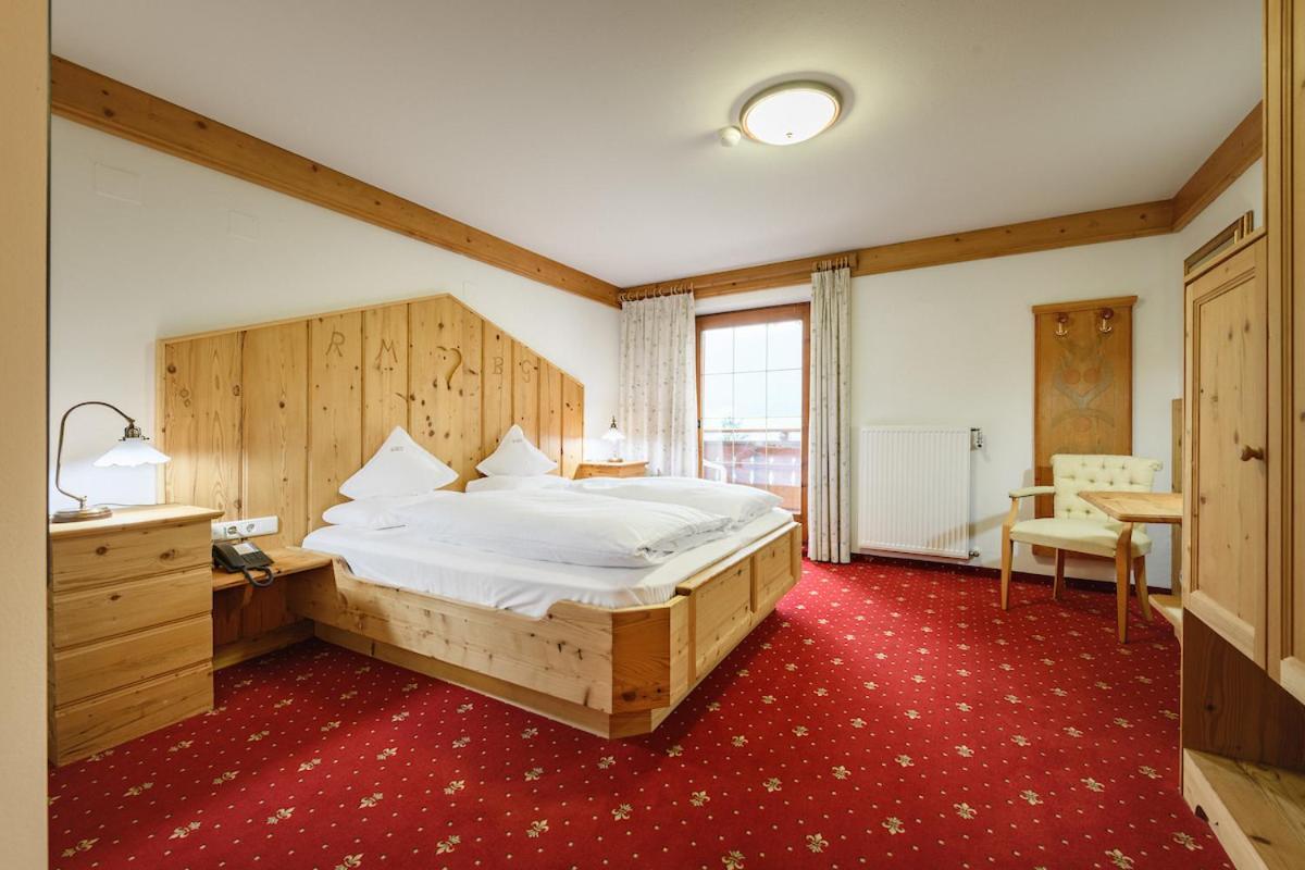 Hotel Ronce Ортізеї Екстер'єр фото