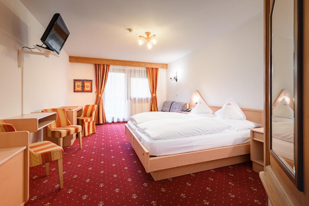 Hotel Ronce Ортізеї Екстер'єр фото