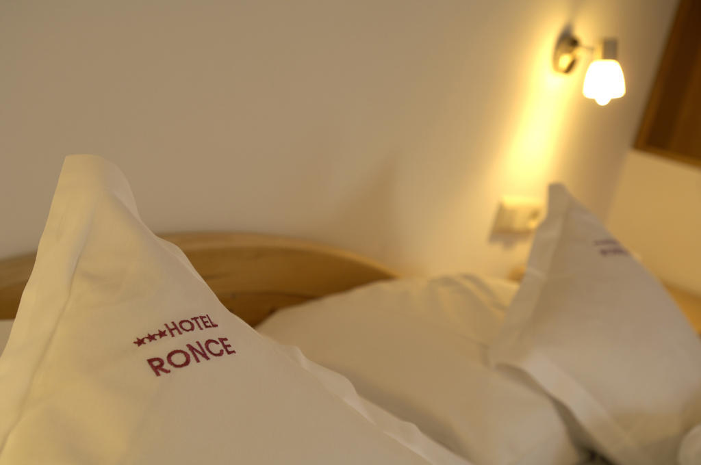 Hotel Ronce Ортізеї Екстер'єр фото